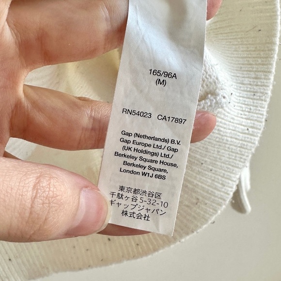 GAP Women’s Classic Crewneck Off-White Sweater, Size Medium - Picture 12 of 15